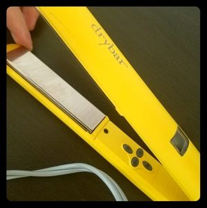 Drybar Tress Press Straightening Iron 1"